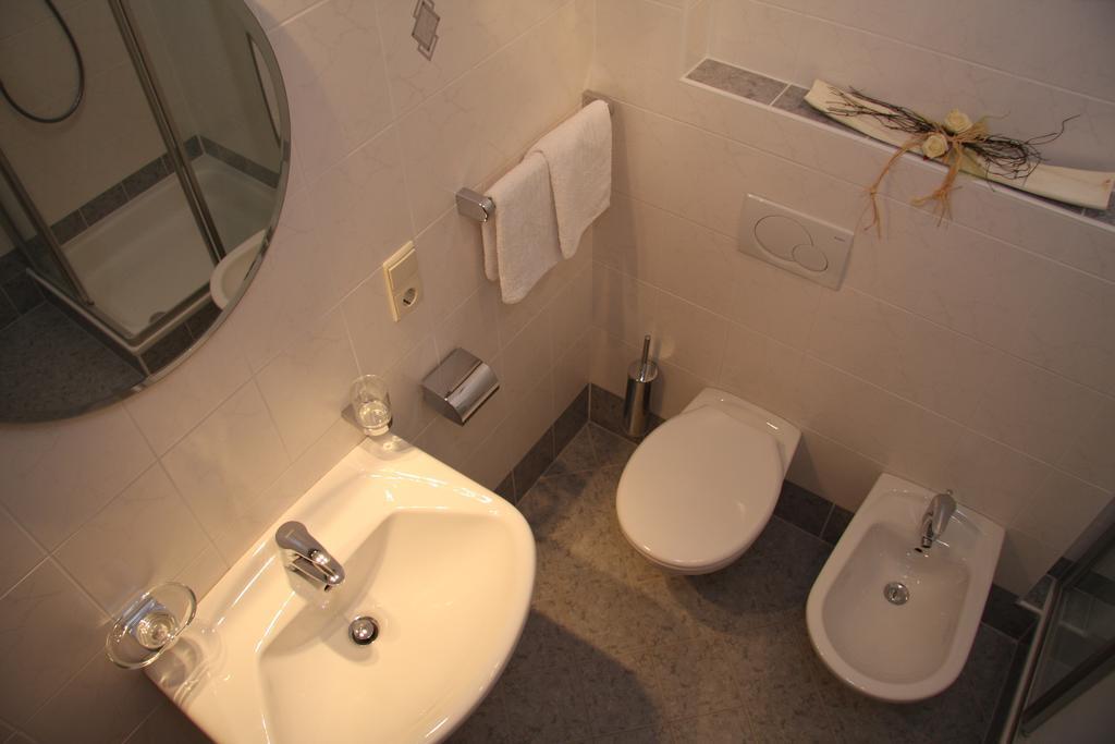 Steinerhof Appartement Toblach Kamer foto